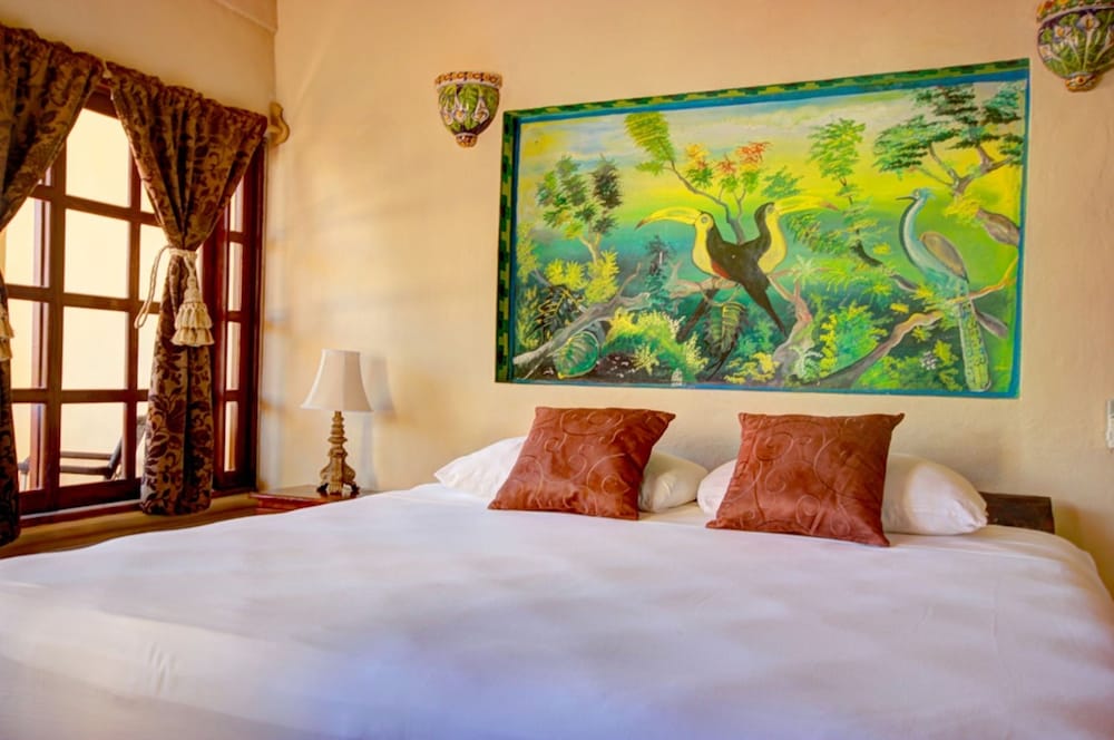 Room, 1 King Bed, Balcony - Photo 3