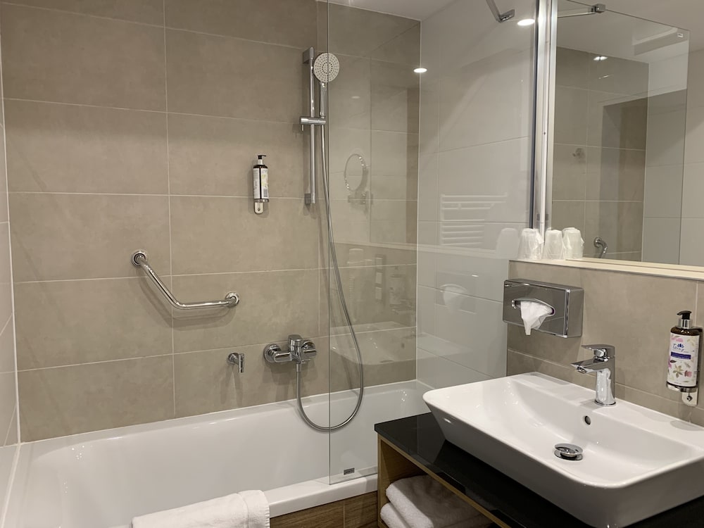 Standard Twin Room - Photo 3
