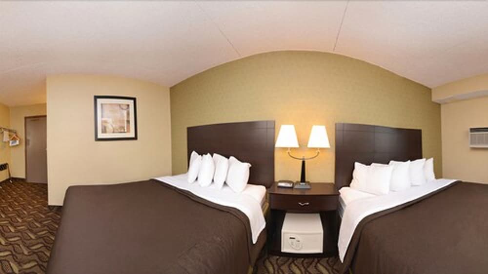 Deluxe Suite, 2 Queen Beds, Non Smoking - Photo 1