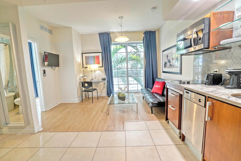 Junior Studio Suite