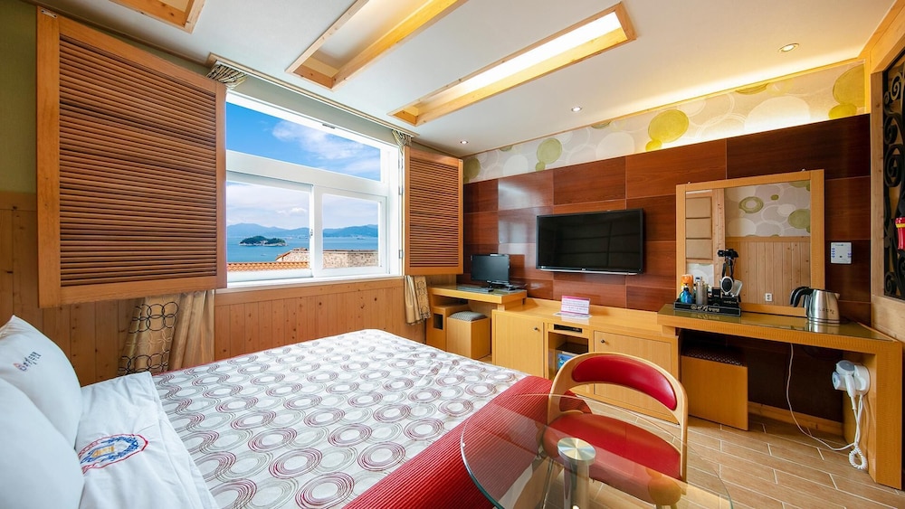 Basic Room, 1 Bedroom (109 ( No cooking )) photo 1