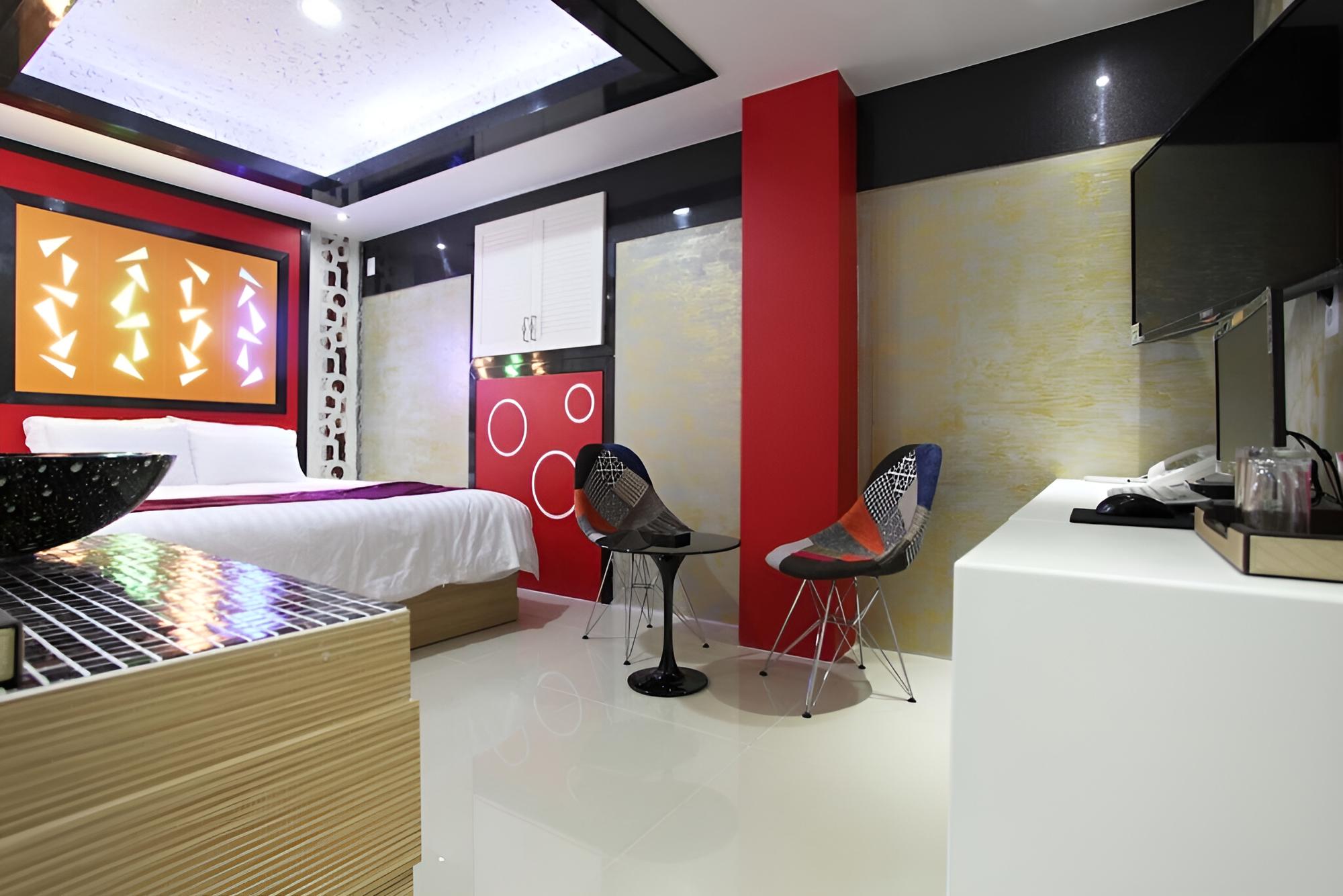Room (Standard Room) - Photo 2