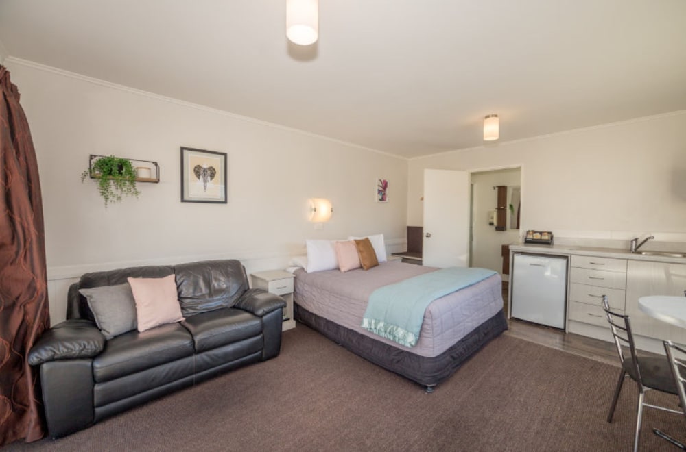 Park Ensuite Unit (Studio) - Photo 2
