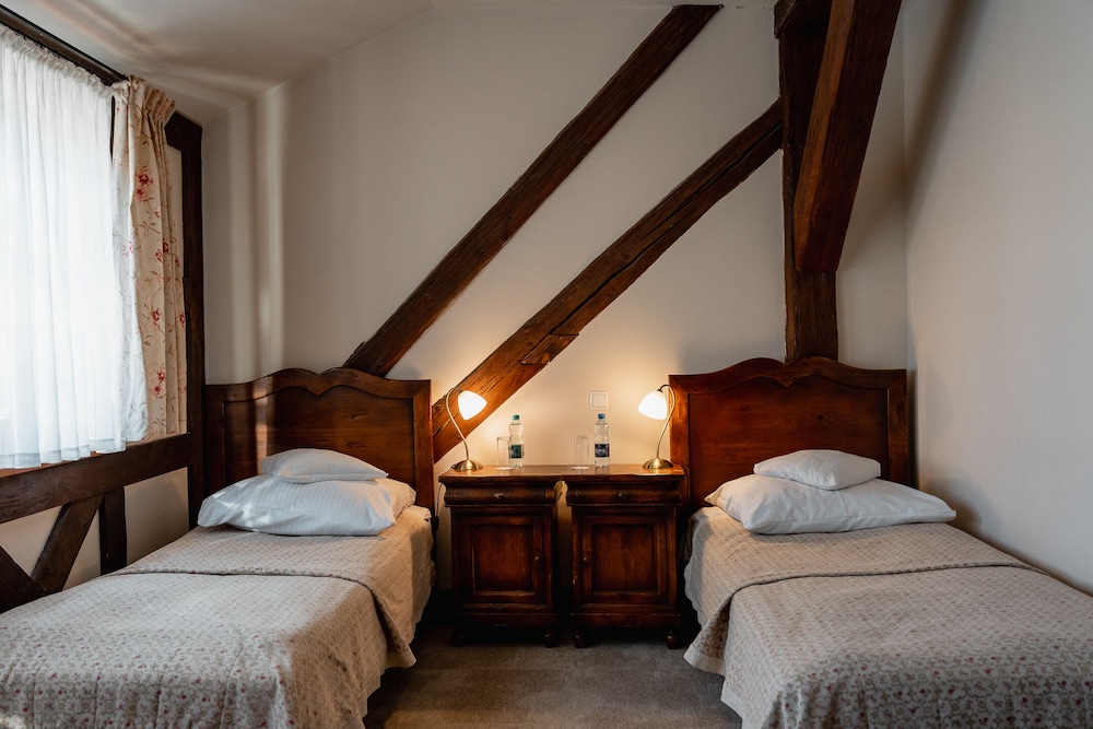 Standard Double or Twin Room - Photo 16
