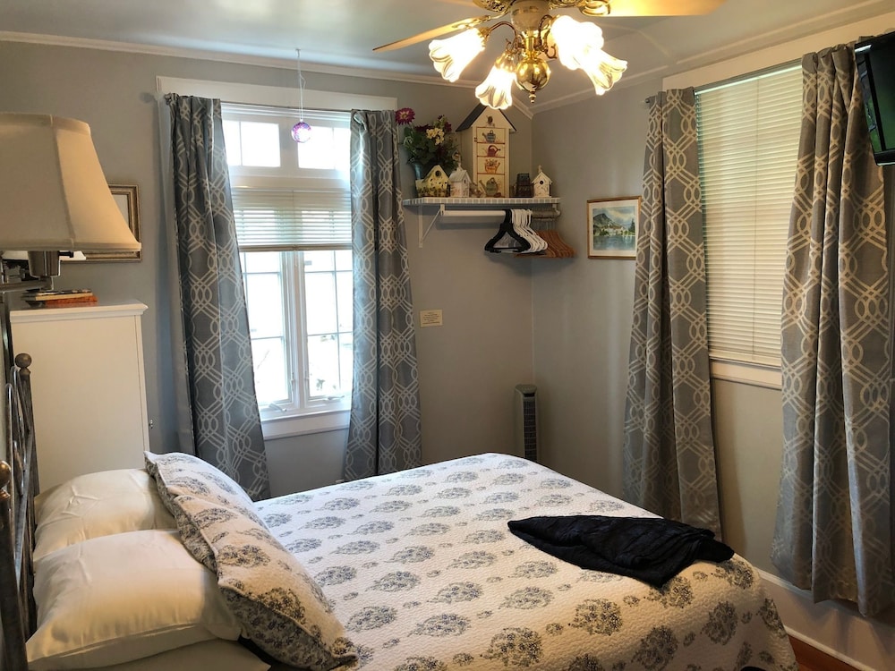 Standard Room, Non Lakeview photo 1