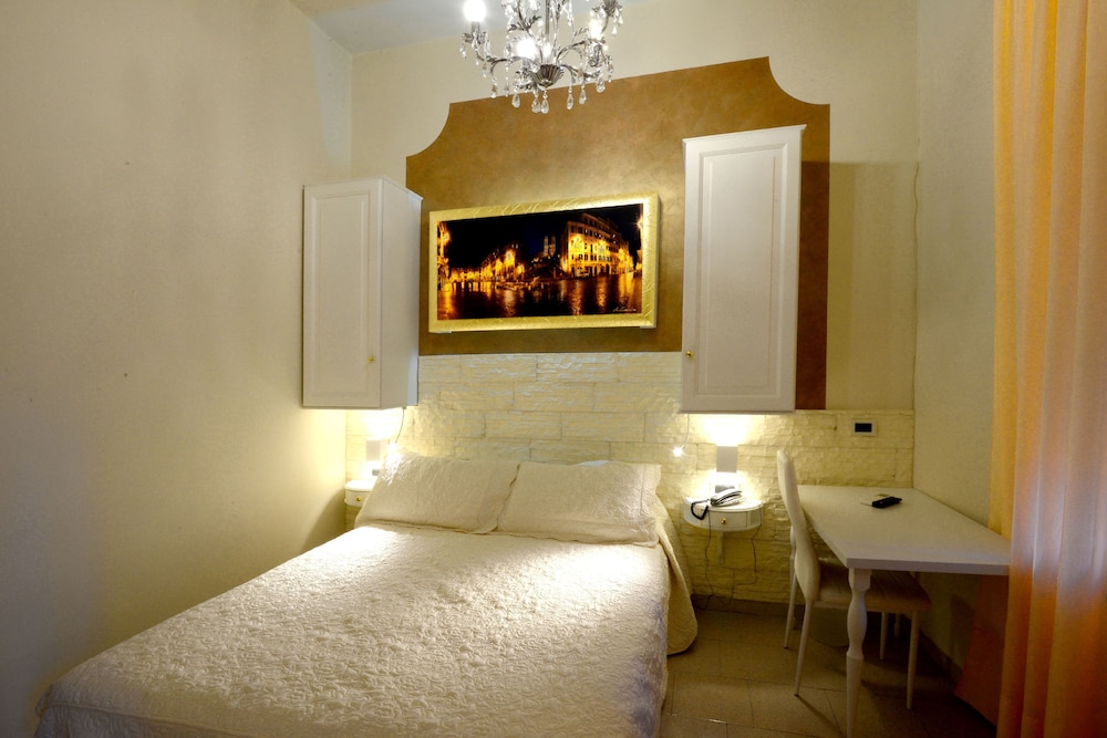 Single Room photo 1