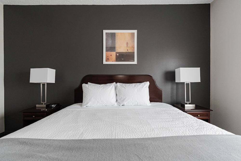 2 Bedroom Suite, Kitchen, 2 Bathrooms photo 1