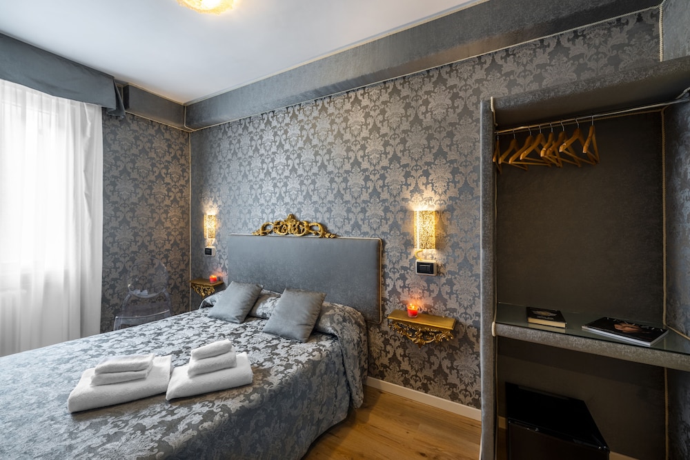Small Double Room photo 2