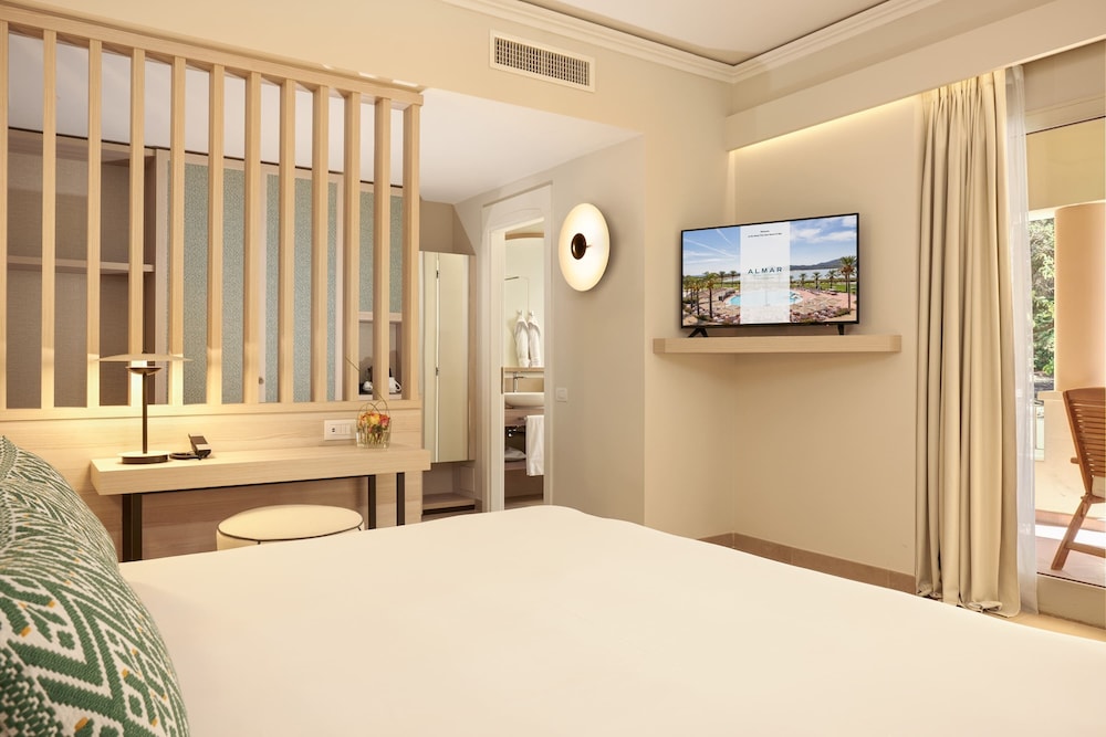 Deluxe Double or Twin Room, Garden View photo 2