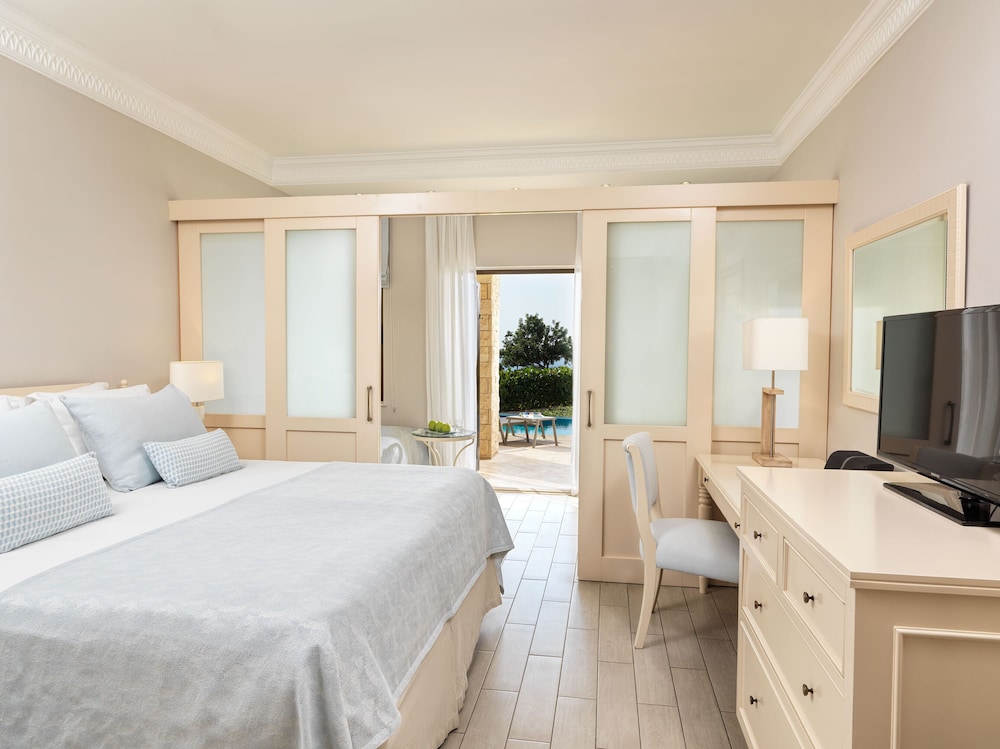 Junior Suite Swim-up Golf & Sea View - Photo 1