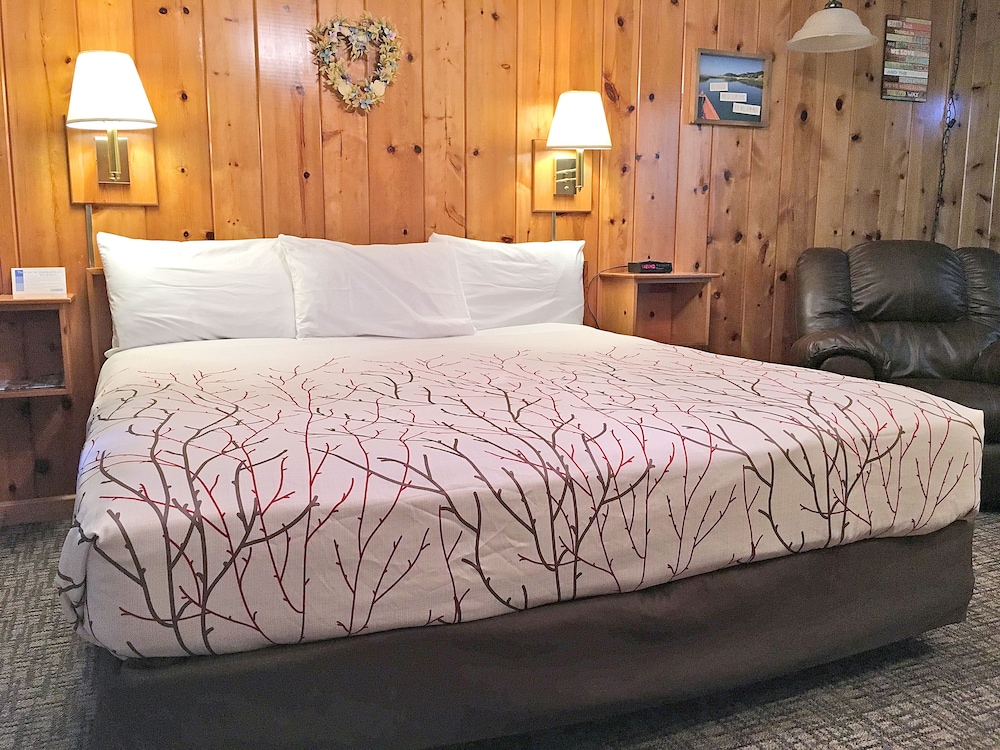 Standard Room, 1 King Bed photo 3