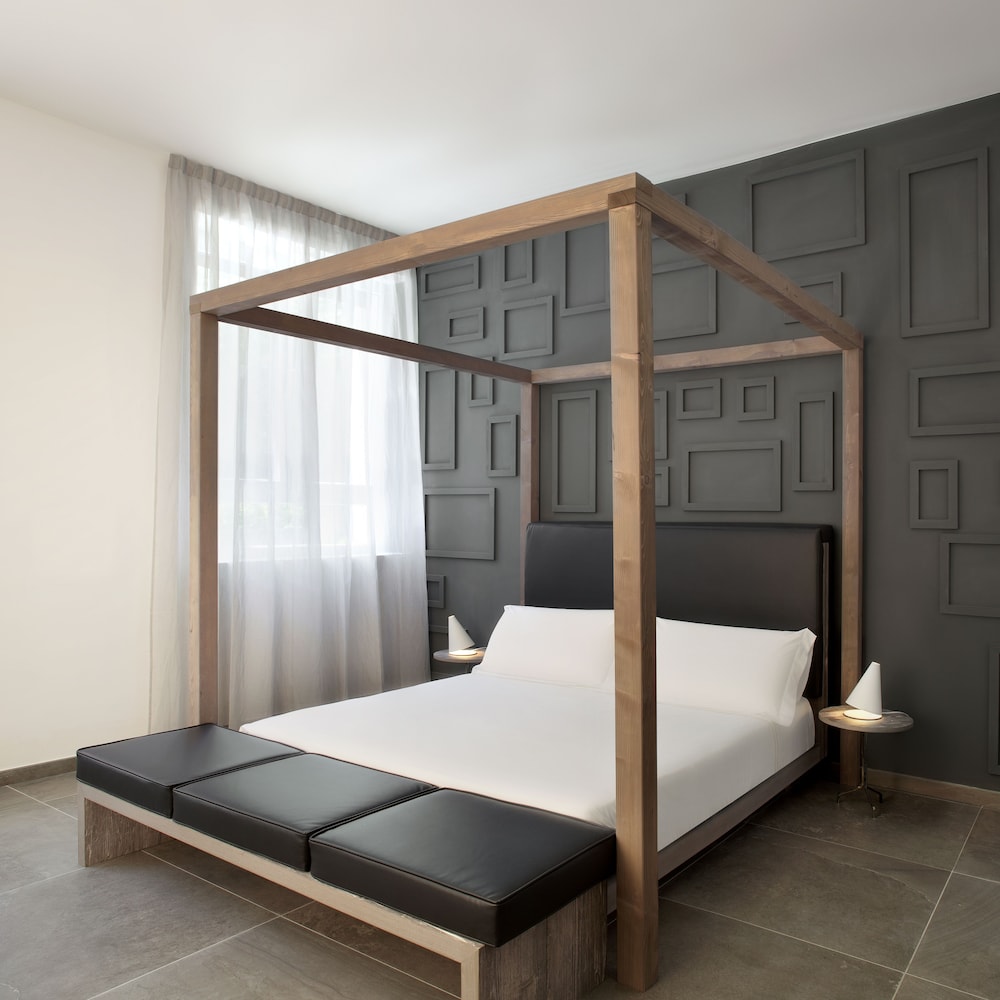 Superior Room, City View