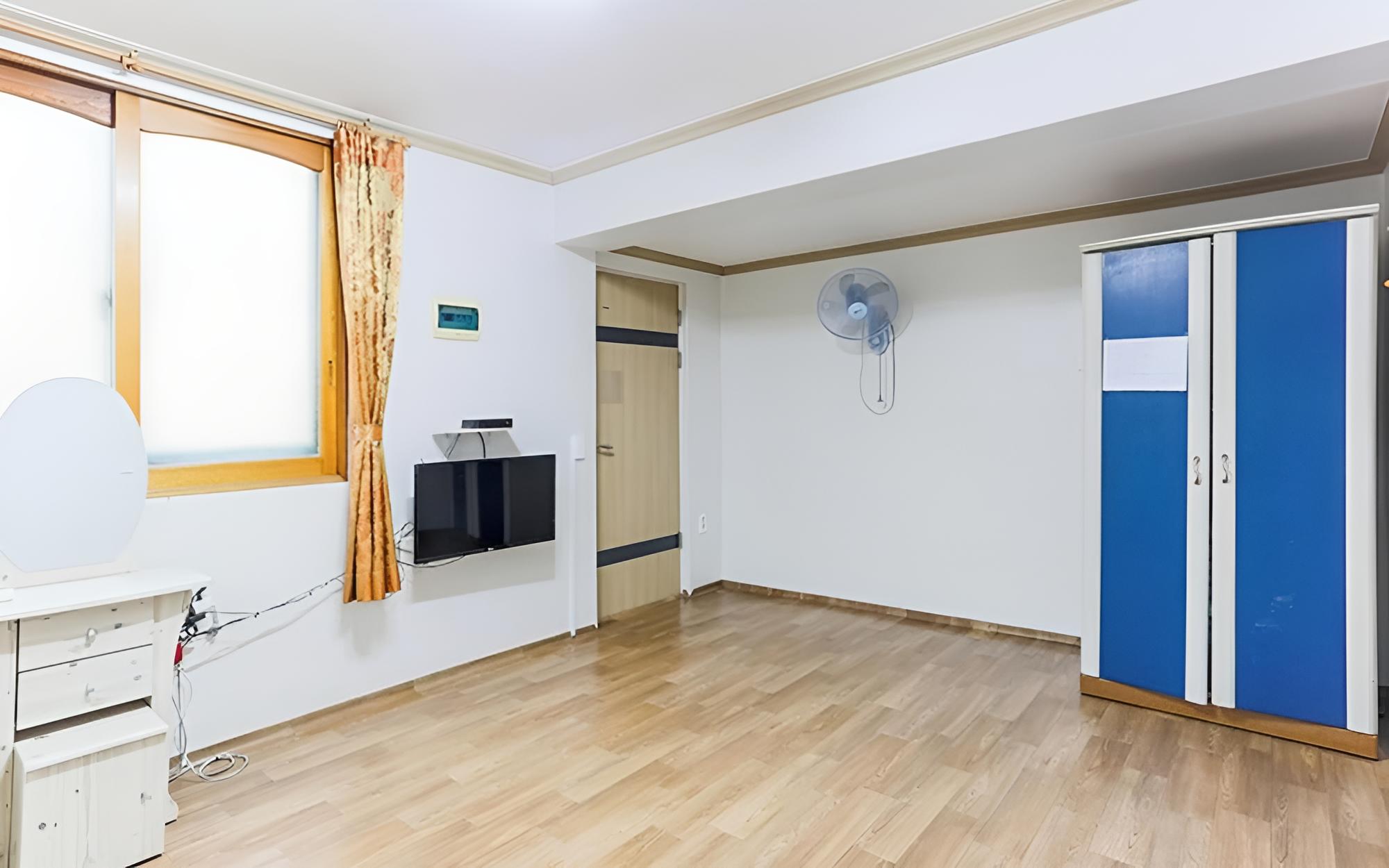 Room (Room 202) photo 2
