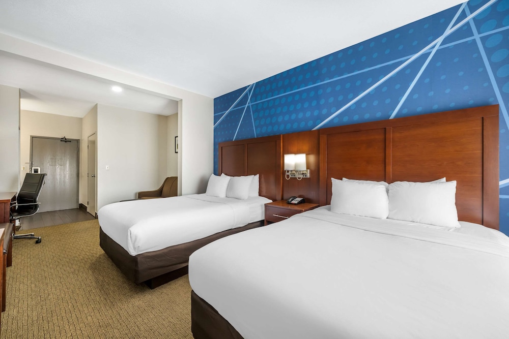 Suite, 2 Queen Beds, Non Smoking photo 3