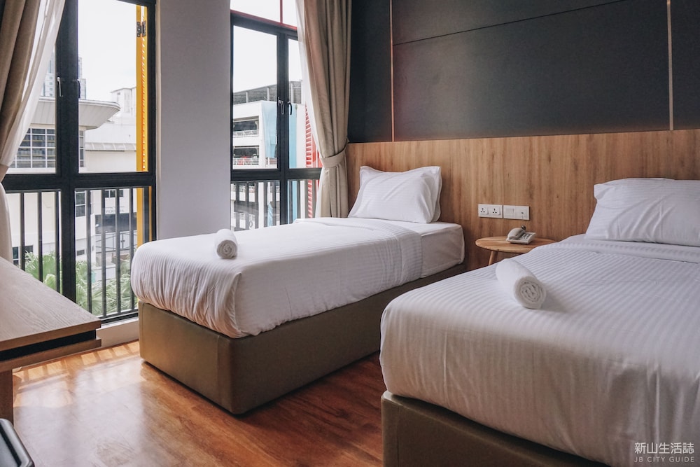 Premium Double or Twin Room photo 1