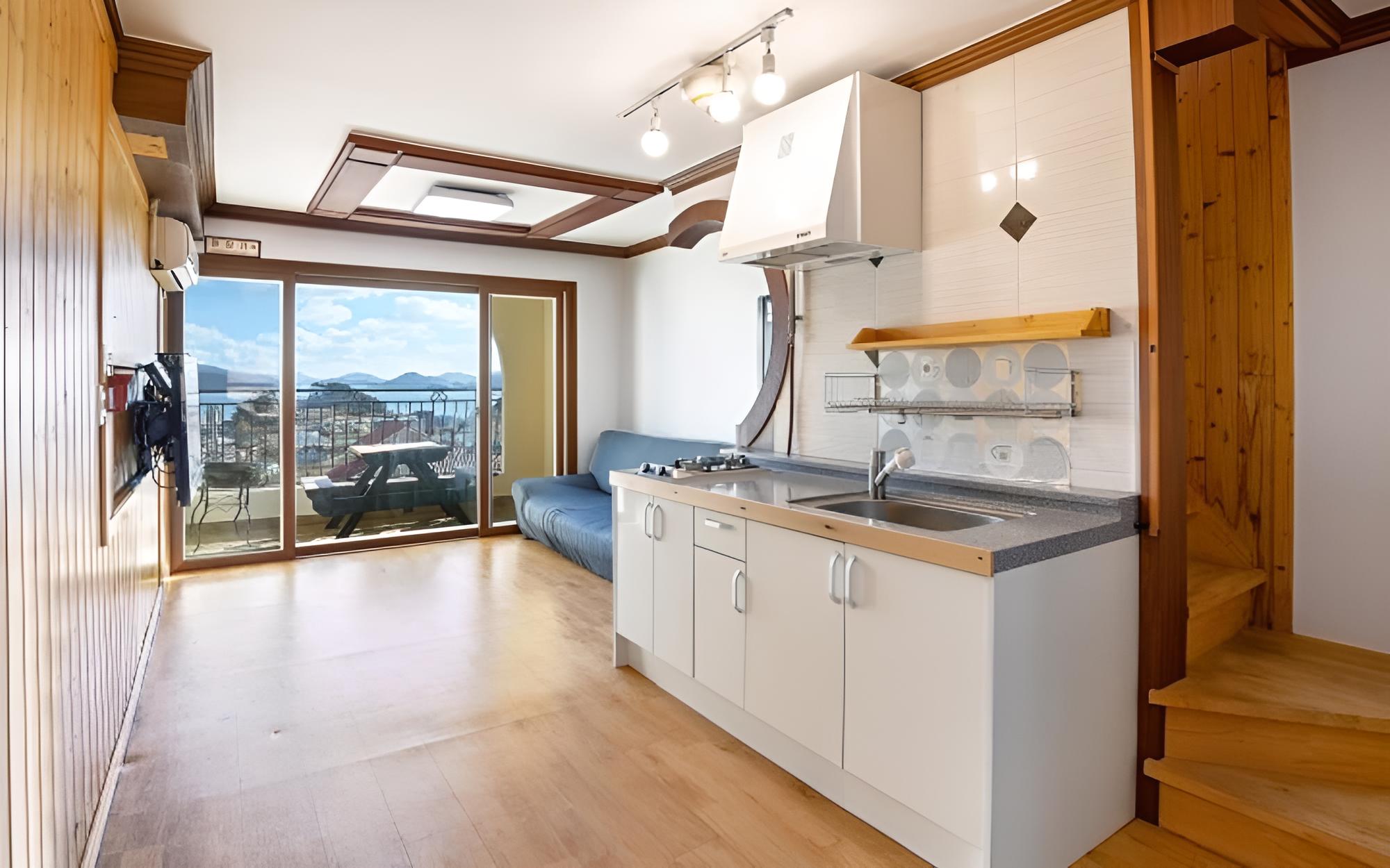 Room (Room 303 (Duplex Individual terrace)) - Photo 3