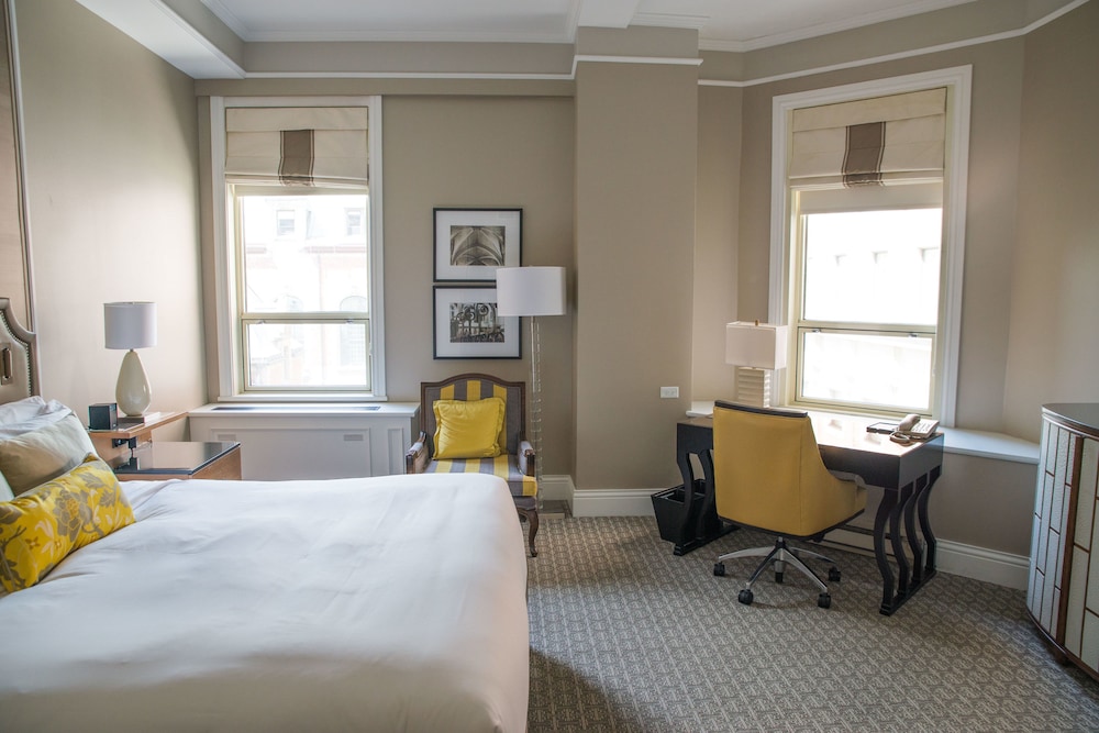 Deluxe Room, 1 Queen Bed