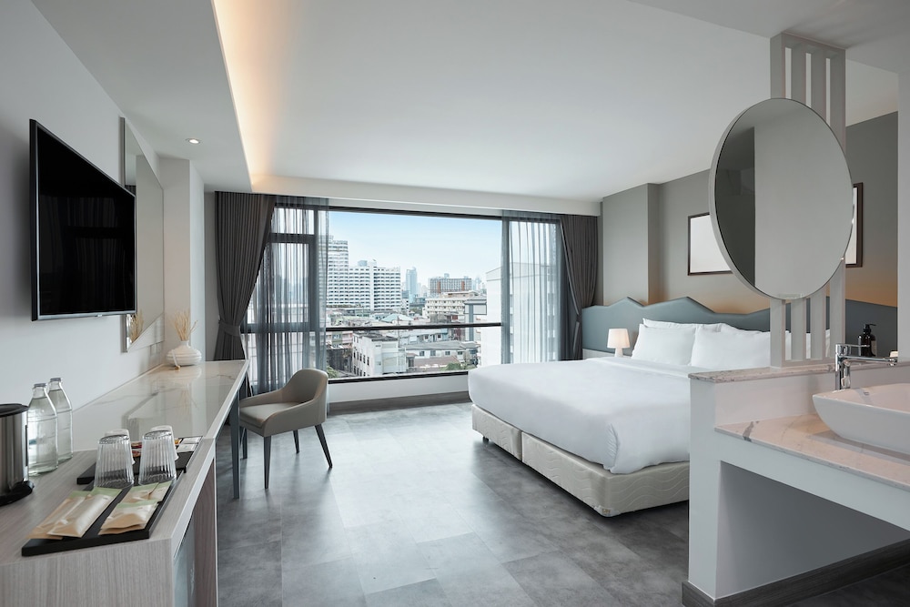Superior Double Room, City View photo 2