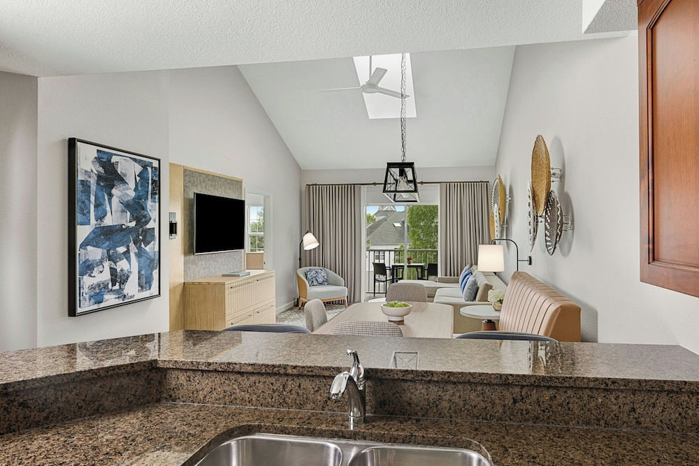 Villa, 1 Bedroom, Balcony (Full Kitchen) - Photo 1