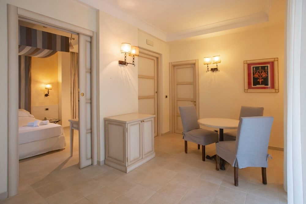 Superior Suite, Private Pool (Faraglioni) photo 2