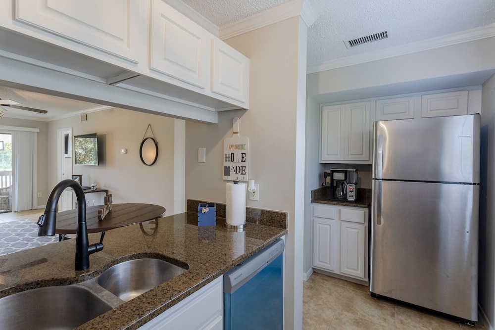 Apartment, 2 Bedrooms, 2 Bathrooms photo 2