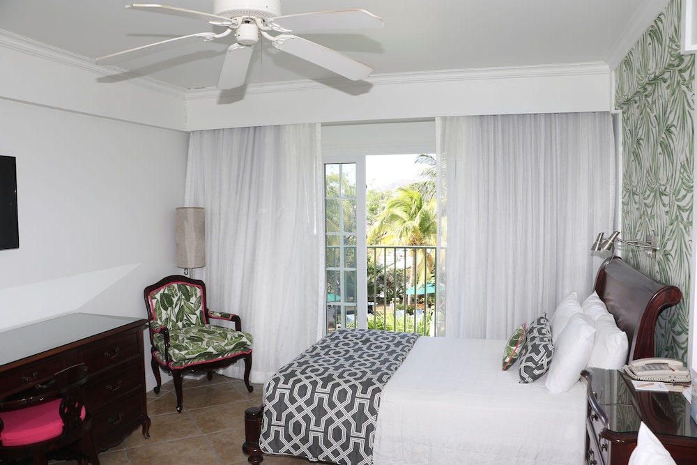 Standard Room, Pool View - Photo 4