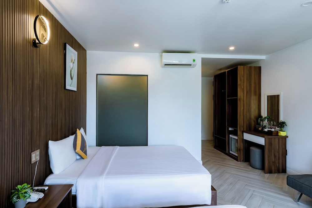 Family Quadruple Room, Balcony - Photo 3