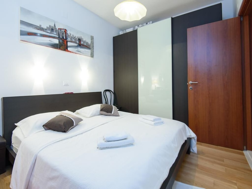 Apartment (Two Bedroom Apartment With Jacuzzi)