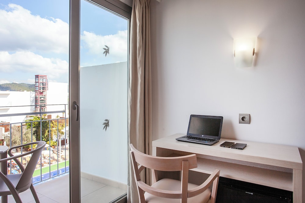 Double Room, Balcony - Photo 10