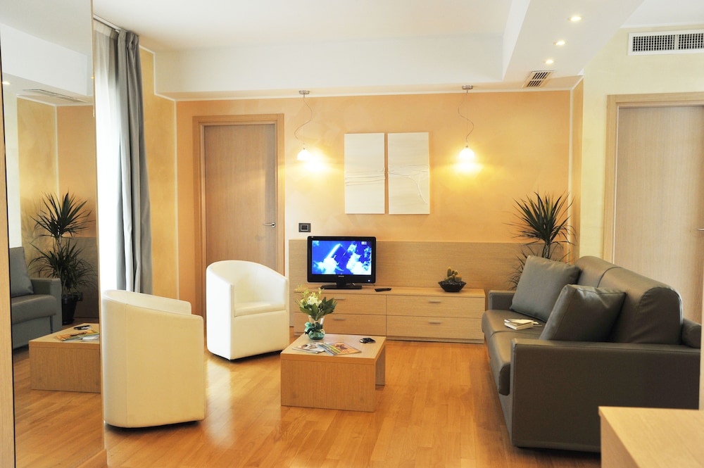 Suite, Terrace (Large) photo 1