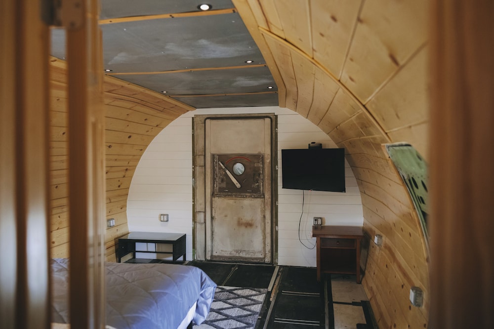 Boeing 727 Airplane, Deluxe Room photo 2