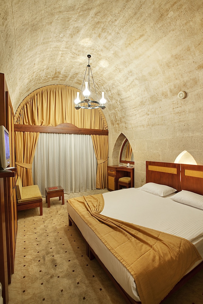 Arched Room With Panoramic View and Balcony photo 2