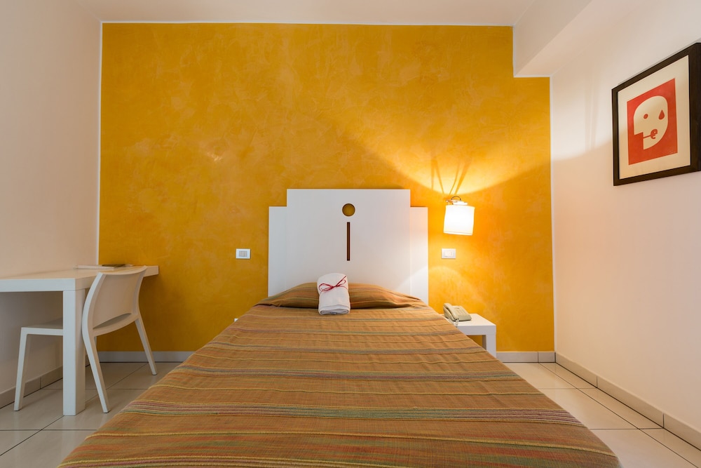 Single Room photo 3
