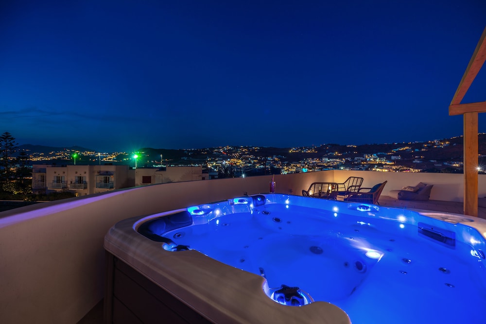 Executive Suite with Hot Tub