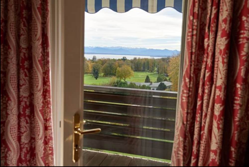 Single Room, Lake View photo 3