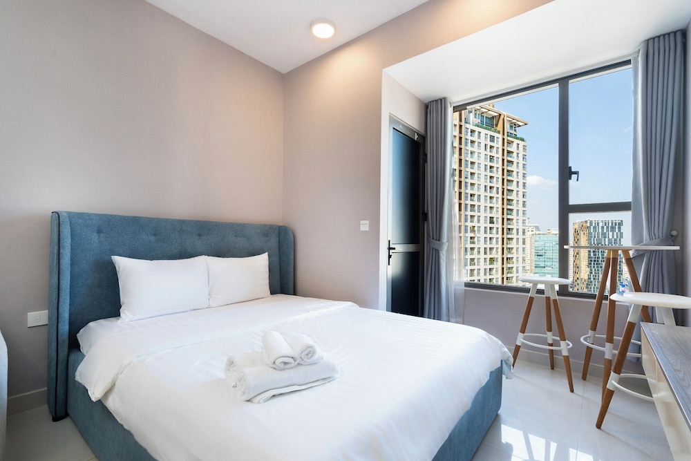 Panoramic Studio, 1 Queen Bed, City View