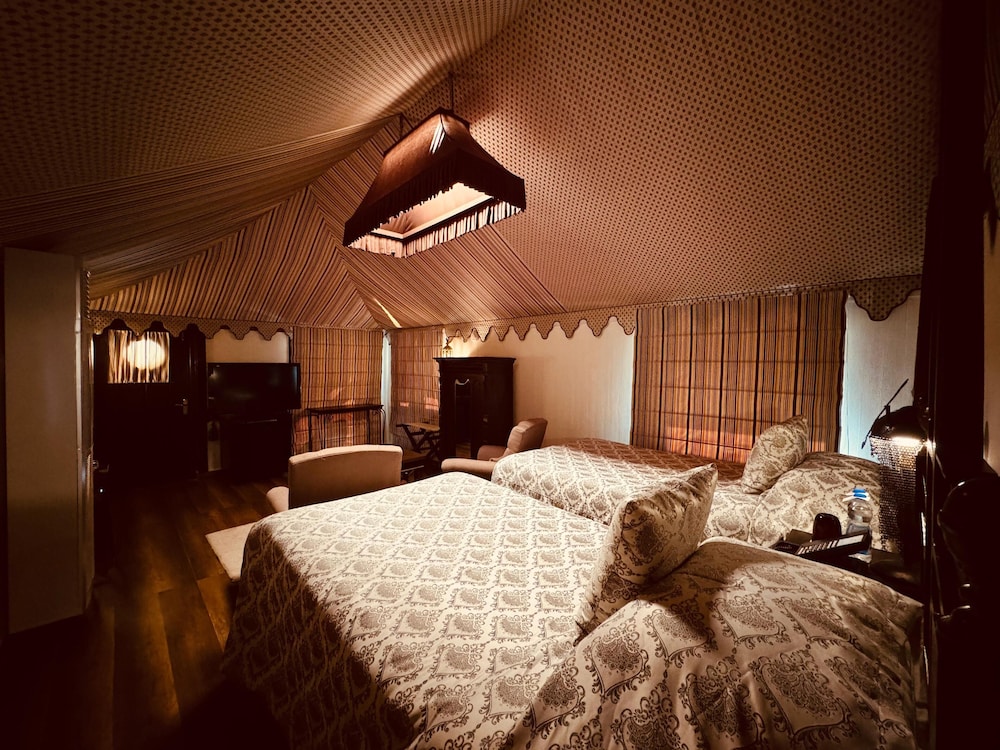 Vintage Pool Side Tent photo 3