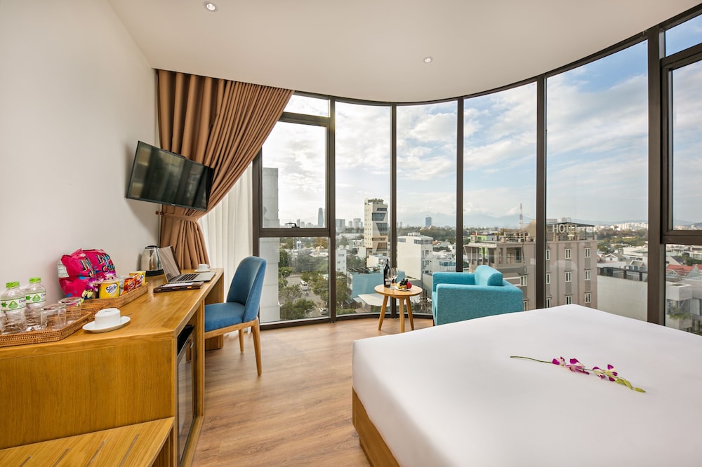 Panoramic Double Room, 1 King Bed photo 1