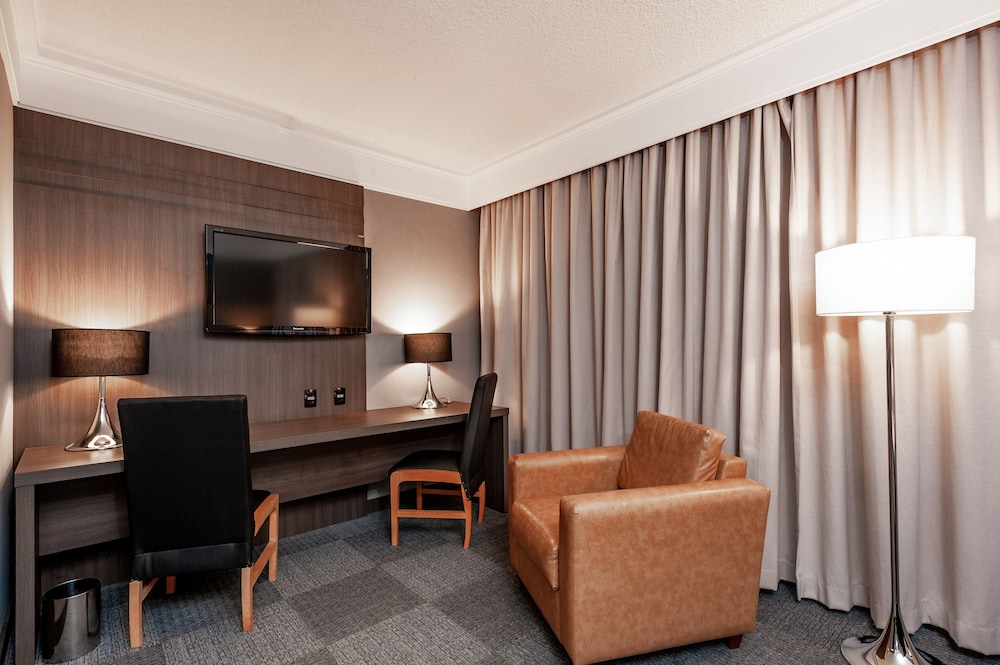 Premium Twin Room - Photo 2