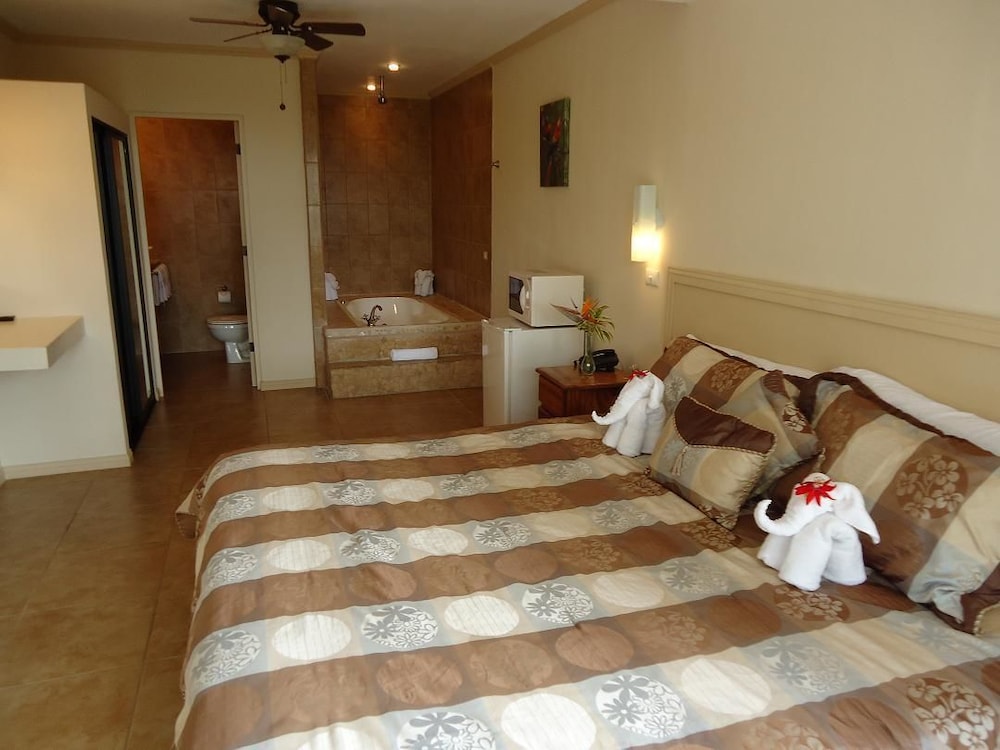 Presidential Suite, 1 King Bed, Jetted Tub photo 1