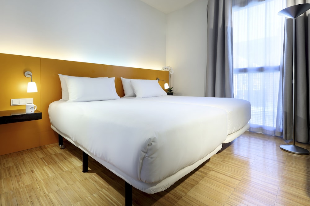 Double or Twin Room - Photo 3