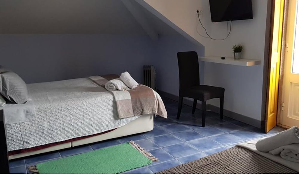 Basic Triple Room photo 3