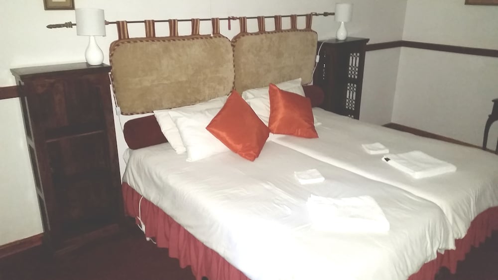 Traditional Twin Room, 2 Twin Beds, Mountain View photo 3