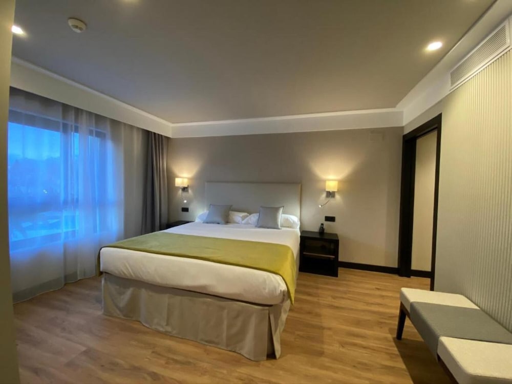 Double Room, Connecting Rooms