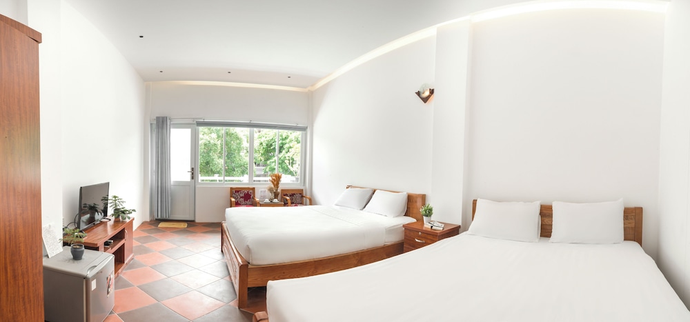 Family Double Room, City View