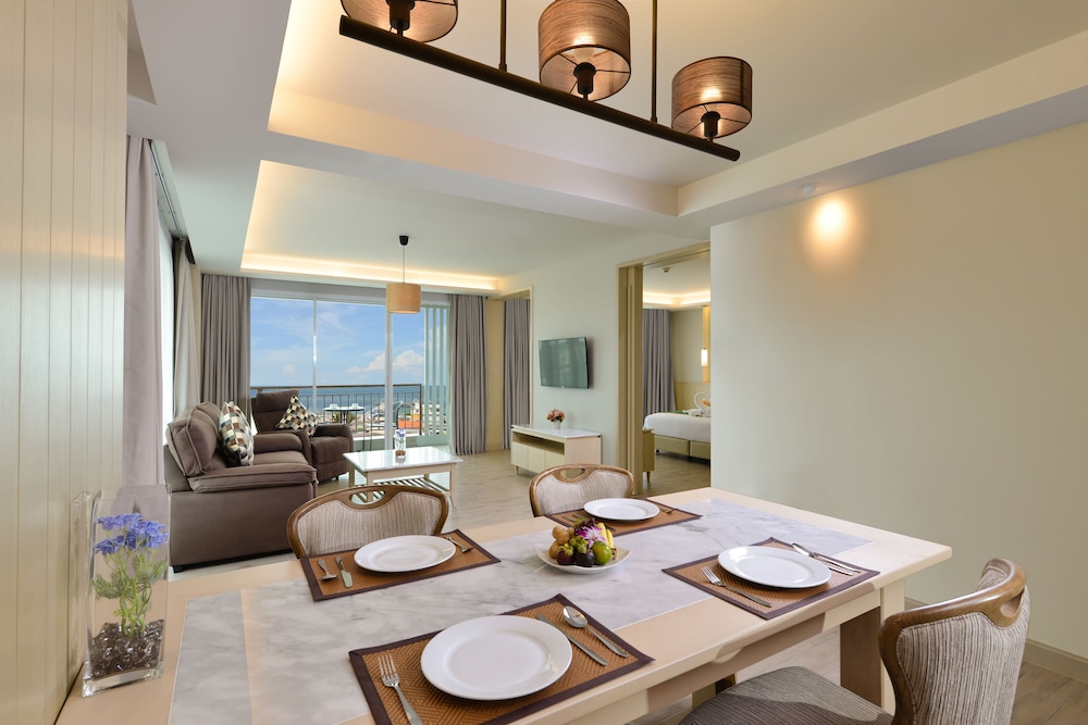 King Suite with Sea View photo 3