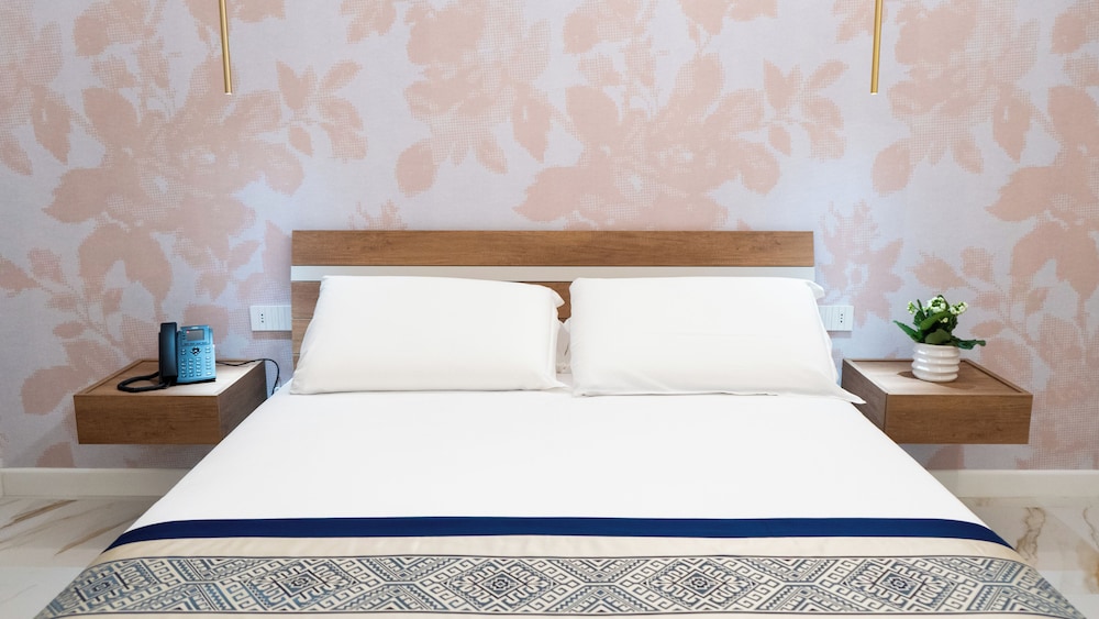 Deluxe Double Room - Photo 1
