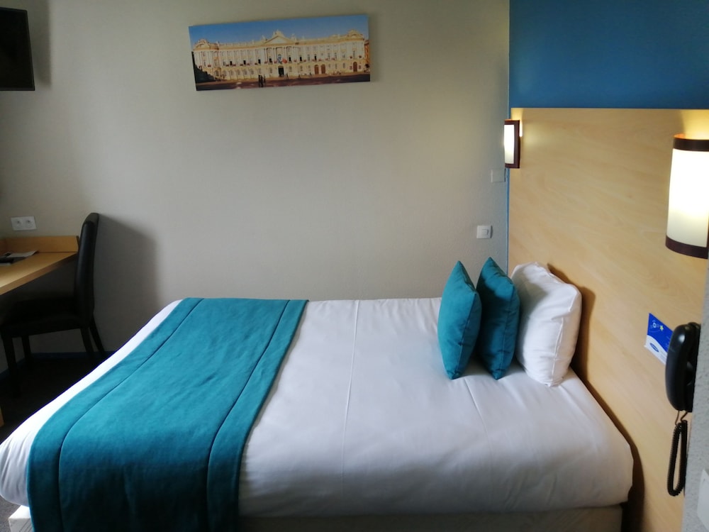 Double Room - Photo 7