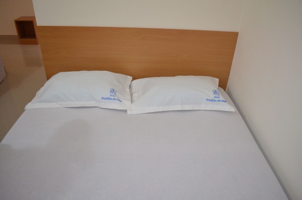 Deluxe Double Room AC photo 3
