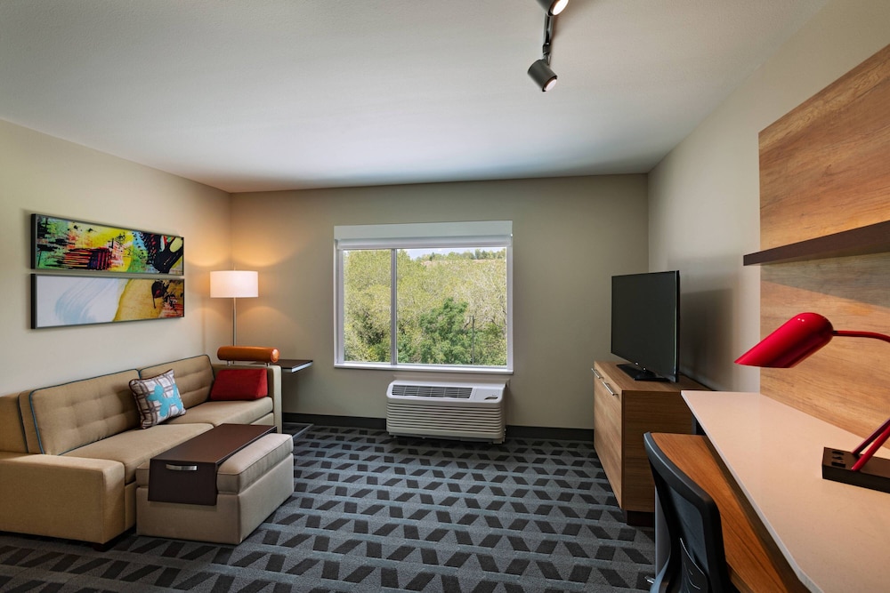 Suite, 1 Bedroom (Mobility Accessible, Roll-In Shower) photo 3